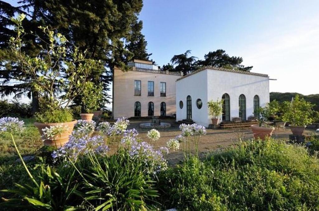 Torre Del Falco Hotel Ronciglione  Exterior photo